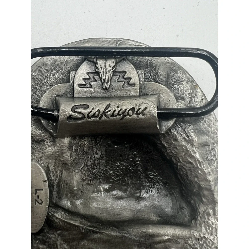Vintage 1995 Siskiyou Howling Wolf Belt Buckle L-2 Western Wildlife Pewter